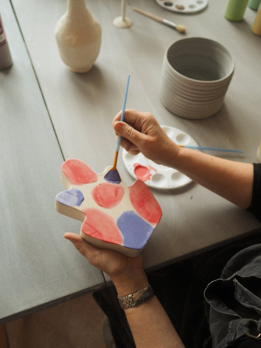 Skapa fritt i höst – hyr din egen plats i vår keramikverkstad